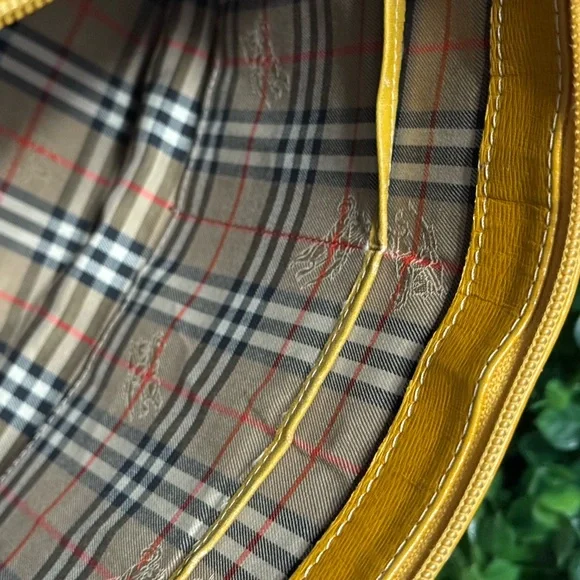 Vintage Burberrys Mustard Leather Satchel – Equestrian Knight - Picture 7 of 16